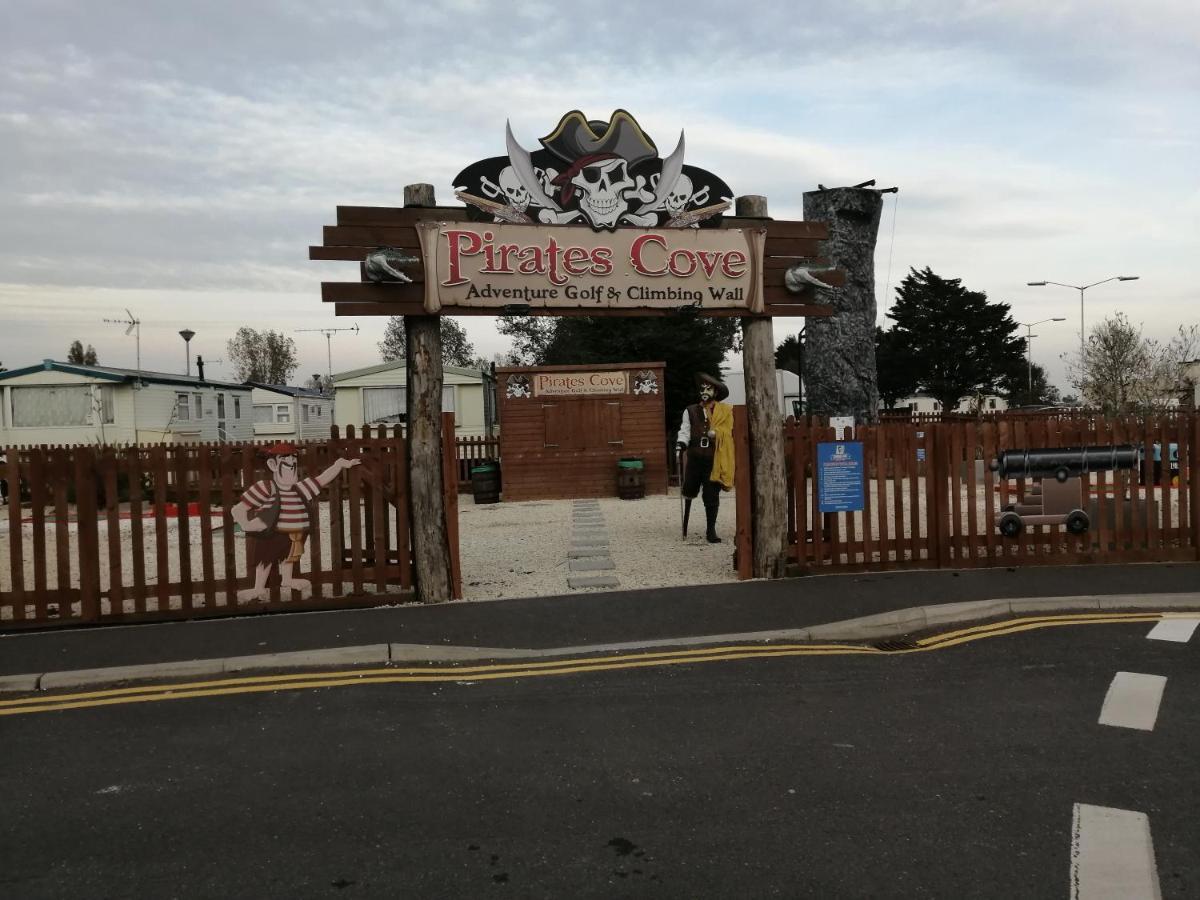 Hotel 617 Seawick Jaywick Sands Exterior foto