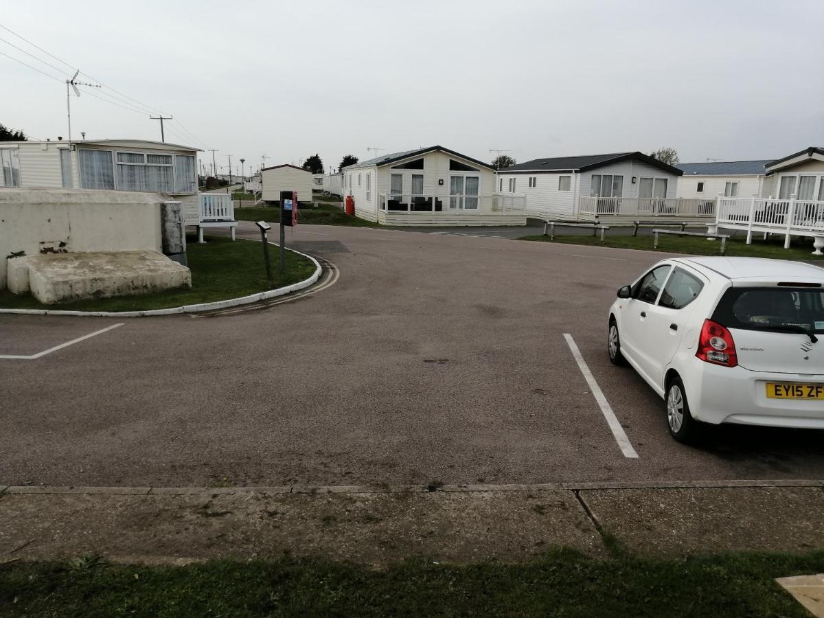 Hotel 617 Seawick Jaywick Sands Exterior foto
